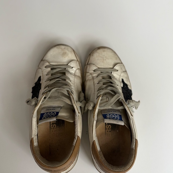 Golden Goose Sneakers - Picture 4 of 5